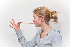 Stotteren, broddelen, stemproblemen, slechte verstaanbaarheid? Logopediepraktijk van Tongeren-Smals in Apeldoorn helpt je verder. Stotteren, broddelen, stemproblemen, slechte verstaanbaarheid? Logopediepraktijk van Tongeren-Smals in Apeldoorn helpt je verder.