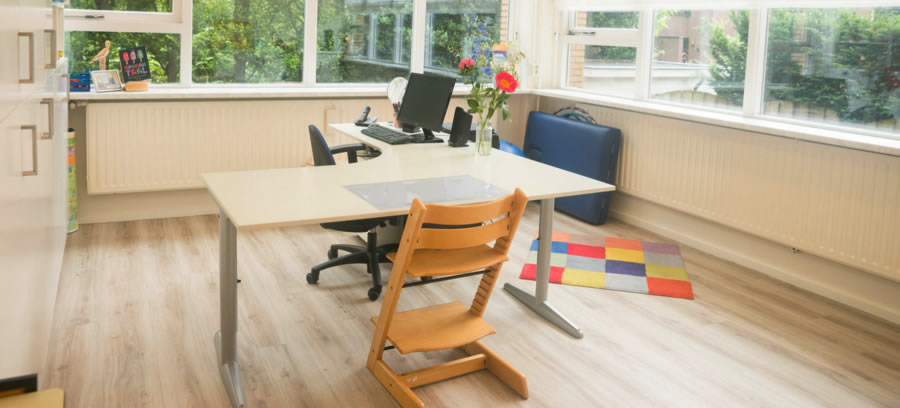 Logopedie Apeldoorn behandelt kinderen, jongeren, volwassenen en ouderen bij problemen op het gebied van communicatie, taal, spraak, stem, gehoor en/of slikken. Logopedie Apeldoorn behandelt kinderen, jongeren, volwassenen en ouderen bij problemen op het gebied van communicatie, taal, spraak, stem, gehoor en/of slikken.